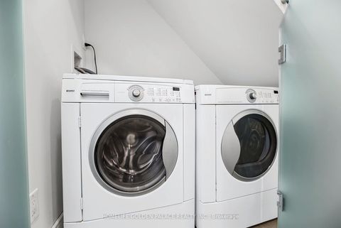 Photo 18 at 8 Red Maple Court, Bayview Village, Toronto