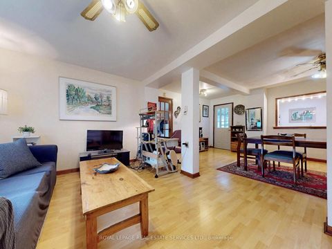 Photo 5 at 28 McIntosh Avenue, Queensway, Toronto