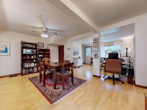 Photo 7 at 28 McIntosh Avenue, Queensway, Toronto