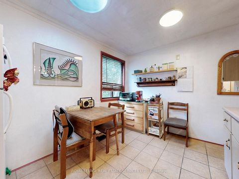 Photo 12 at 28 McIntosh Avenue, Queensway, Toronto