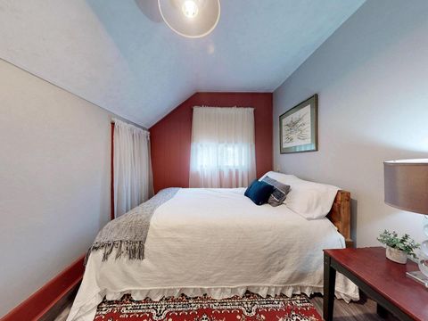 Photo 16 at 28 McIntosh Avenue, Queensway, Toronto
