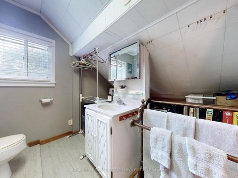 Photo 22 at 28 McIntosh Avenue, Queensway, Toronto