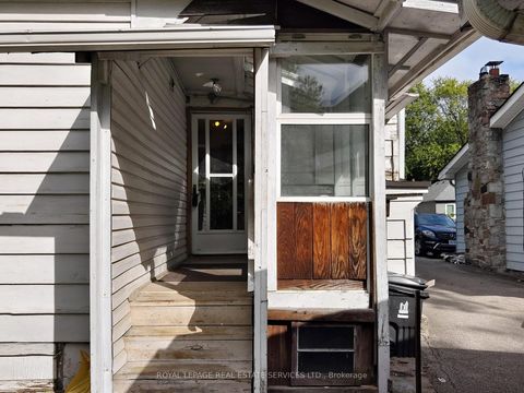 Photo 23 at 28 McIntosh Avenue, Queensway, Toronto