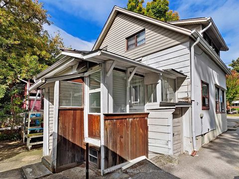 Photo 31 at 28 McIntosh Avenue, Queensway, Toronto