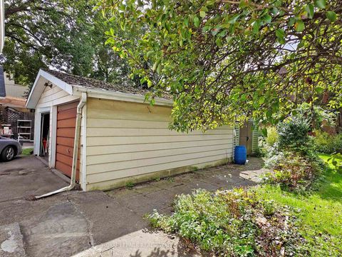 Photo 32 at 28 McIntosh Avenue, Queensway, Toronto