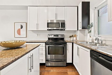 Photo 10 at 549 Shuter Street, Regent Park, Toronto