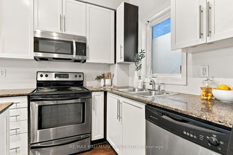 Photo 11 at 549 Shuter Street, Regent Park, Toronto