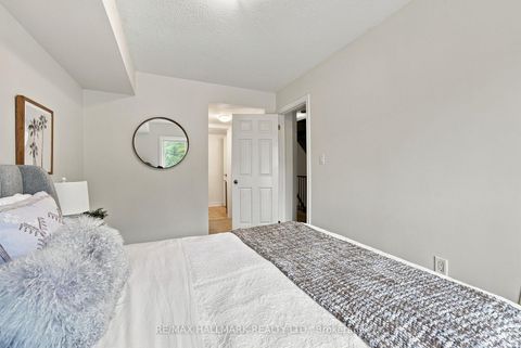 Photo 16 at 549 Shuter Street, Regent Park, Toronto