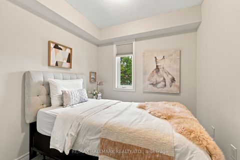 Photo 17 at 549 Shuter Street, Regent Park, Toronto