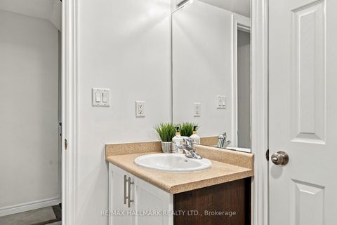 Photo 22 at 549 Shuter Street, Regent Park, Toronto