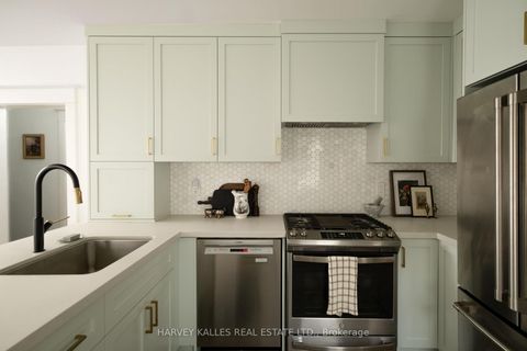Photo 3 at 84 Coleridge Avenue, Lumsden, Toronto