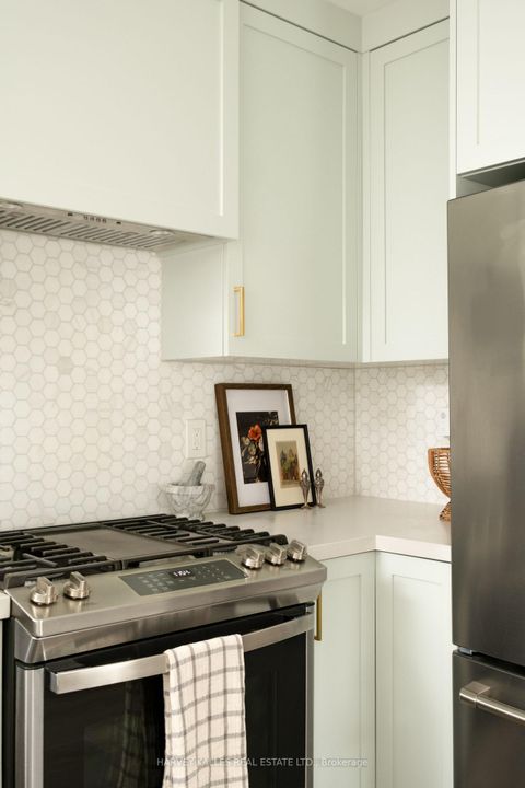 Photo 7 at 84 Coleridge Avenue, Lumsden, Toronto