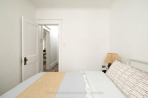 Photo 13 at 84 Coleridge Avenue, Lumsden, Toronto
