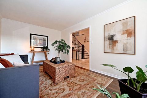 Photo 7 at 62 Castlehill Road, Maple, Vaughan