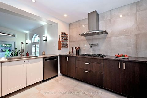 Photo 16 at 62 Castlehill Road, Maple, Vaughan