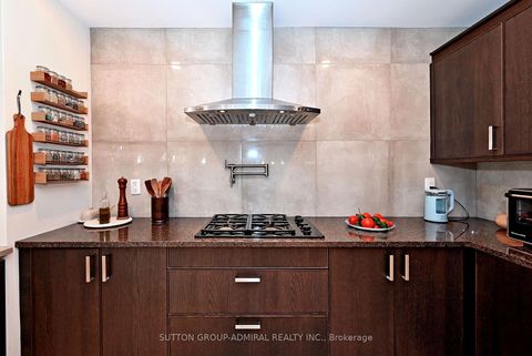 Photo 17 at 62 Castlehill Road, Maple, Vaughan