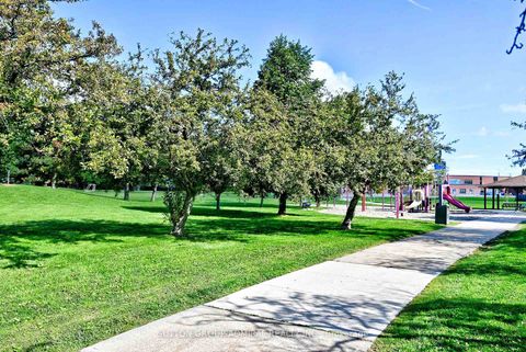 Photo 48 at 62 Castlehill Road, Maple, Vaughan
