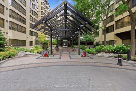 Photo 2 at 1003 - 280 Simcoe Street, Chinatown, Toronto