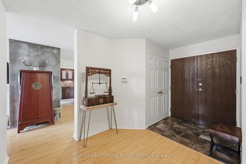 Photo 6 at 1003 - 280 Simcoe Street, Chinatown, Toronto
