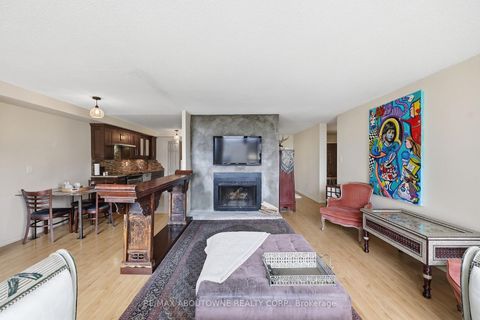 Photo 7 at 1003 - 280 Simcoe Street, Chinatown, Toronto