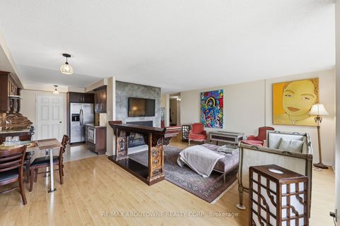 Photo 8 at 1003 - 280 Simcoe Street, Chinatown, Toronto