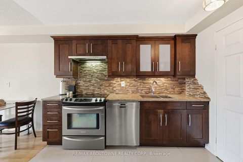 Photo 13 at 1003 - 280 Simcoe Street, Chinatown, Toronto