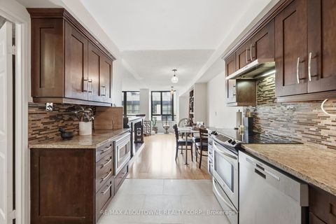 Photo 15 at 1003 - 280 Simcoe Street, Chinatown, Toronto