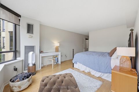 Photo 19 at 1003 - 280 Simcoe Street, Chinatown, Toronto