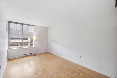 Photo 22 at 1003 - 280 Simcoe Street, Chinatown, Toronto