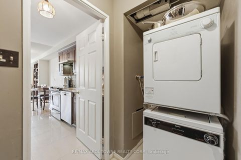 Photo 25 at 1003 - 280 Simcoe Street, Chinatown, Toronto