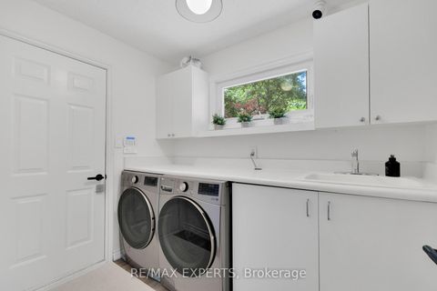 Photo 14 at 160 Burton Grove, King City, King