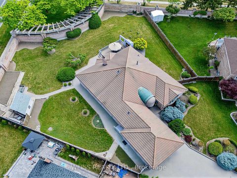 Photo 2 at 238 Bourbon Street, East Woodbridge, Vaughan