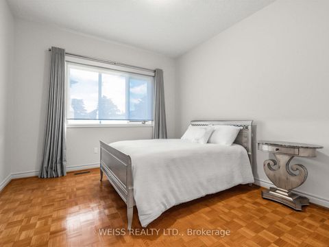 Photo 18 at 238 Bourbon Street, East Woodbridge, Vaughan