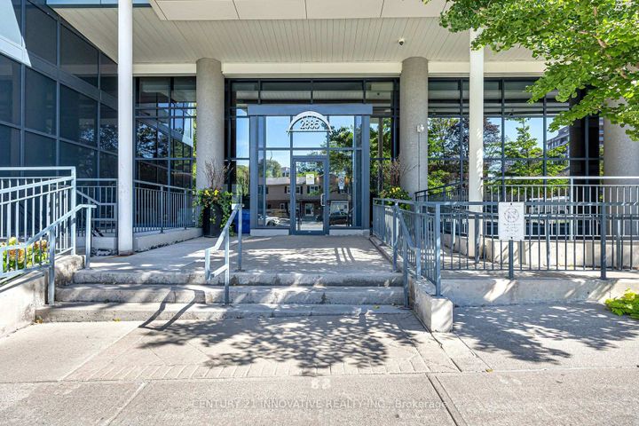 Photo 2 at Ph 1501 - 2885 Bayview Avenue, Bayview Village, Toronto
