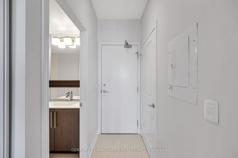 Photo 3 at Ph 1501 - 2885 Bayview Avenue, Bayview Village, Toronto