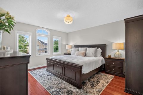 Photo 13 at 228 Twin Hills Crescent, Vellore Village, Vaughan