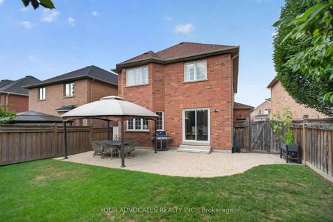 Photo 32 at 228 Twin Hills Crescent, Vellore Village, Vaughan