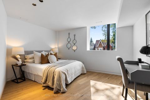 Photo 21 at 44 Foxley Street, Bellwoods, Toronto