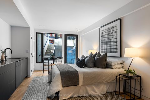 Photo 25 at 44 Foxley Street, Bellwoods, Toronto