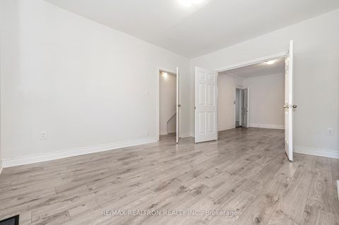 Photo 13 at 1000 Dundas Street W, Bellwoods, Toronto