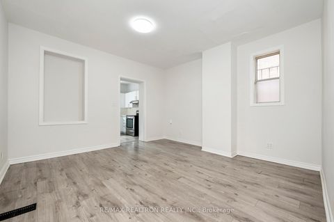 Photo 14 at 1000 Dundas Street W, Bellwoods, Toronto