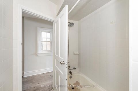Photo 21 at 1000 Dundas Street W, Bellwoods, Toronto