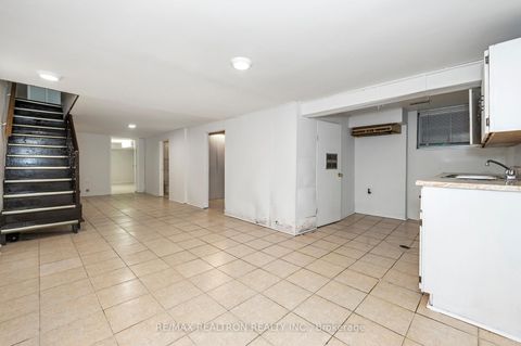 Photo 34 at 1000 Dundas Street W, Bellwoods, Toronto