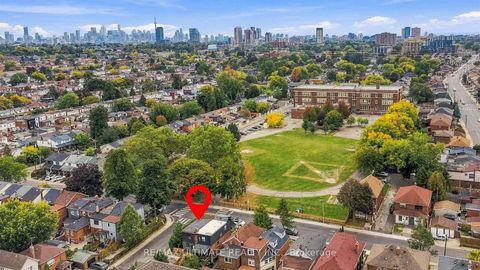 Photo 32 at 90 Rowntree Avenue, Pellam Park, Toronto