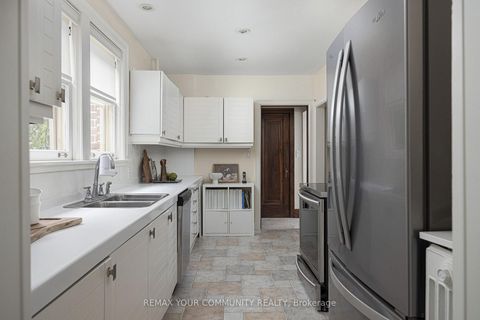 Photo 12 at 22 Belvedere Boulevard, Kingsway South, Toronto