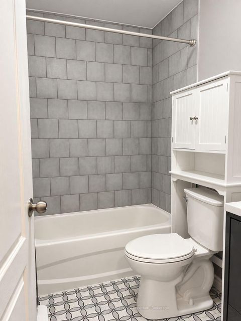 Photo 3 at 340 Innisfil Street, Allandale, Barrie