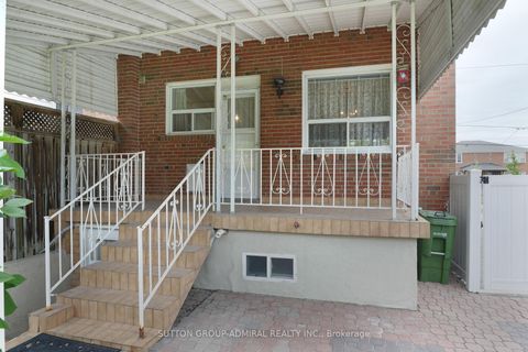 Photo 2 at 14 Thurrock Road, Jane Heights, Toronto