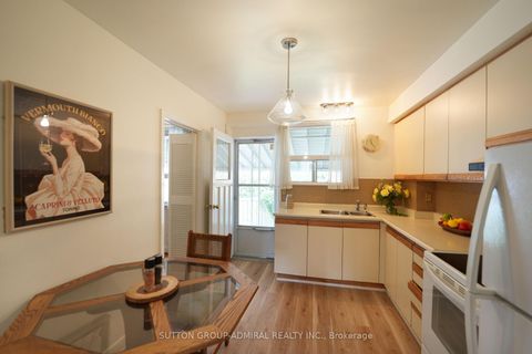 Photo 5 at 14 Thurrock Road, Jane Heights, Toronto