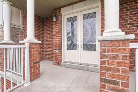 Photo 3 at 111 Zokol Drive, Bayview Northeast, Aurora