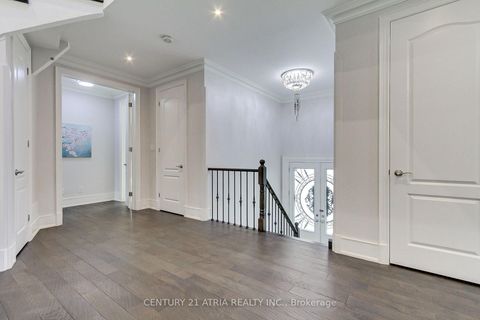 Photo 5 at 111 Zokol Drive, Bayview Northeast, Aurora